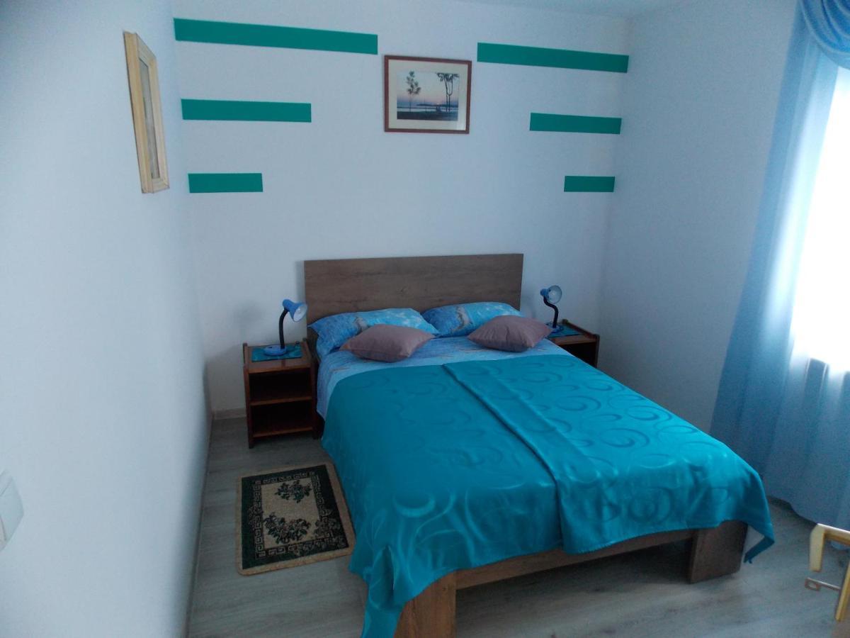 Hanifa Apartmani Ровінь Екстер'єр фото