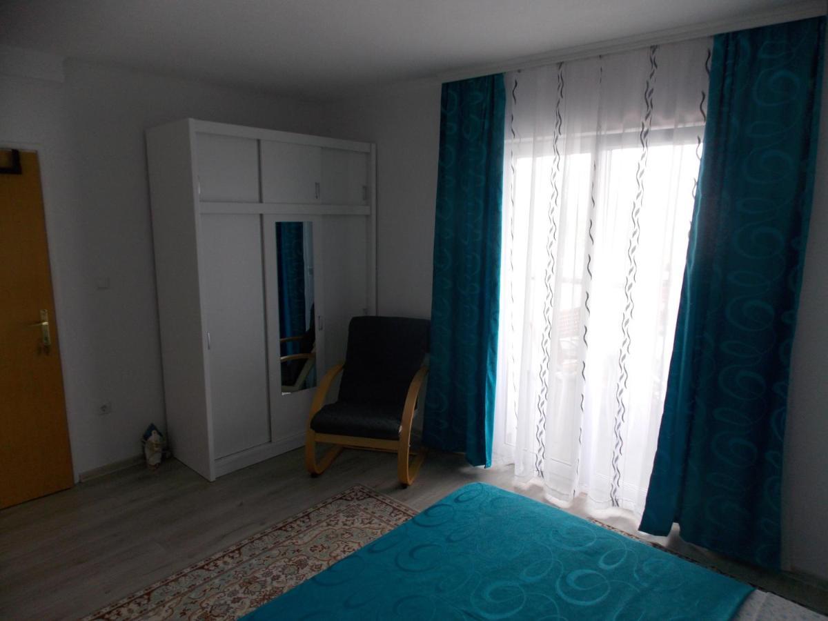 Hanifa Apartmani Ровінь Екстер'єр фото