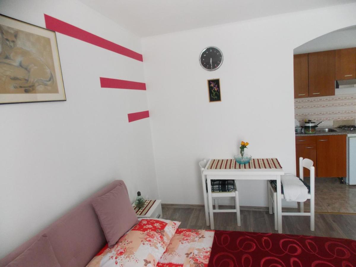 Hanifa Apartmani Ровінь Екстер'єр фото