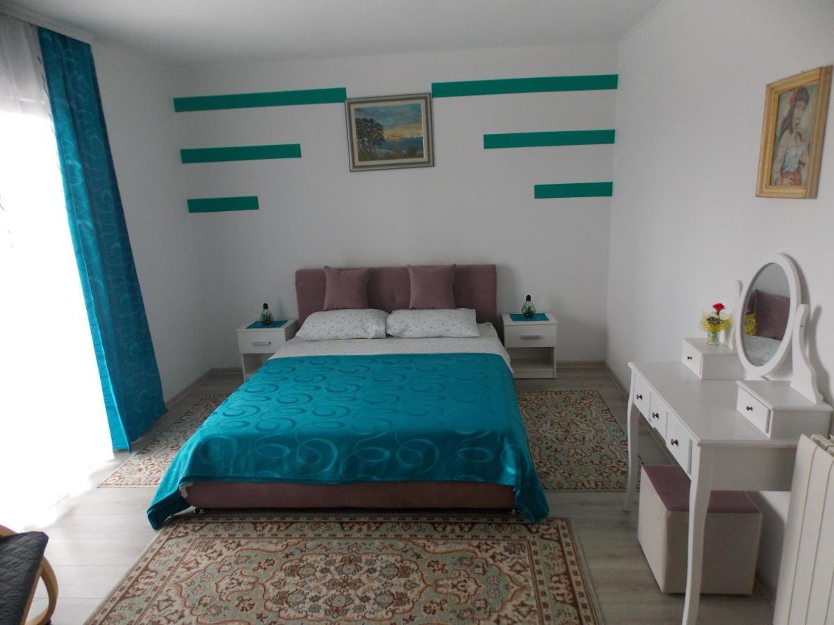 Hanifa Apartmani Ровінь Екстер'єр фото