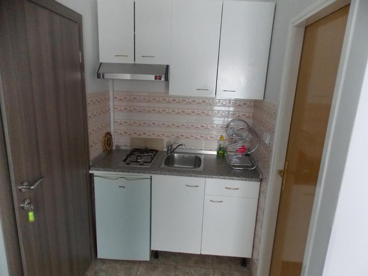 Hanifa Apartmani Ровінь Екстер'єр фото